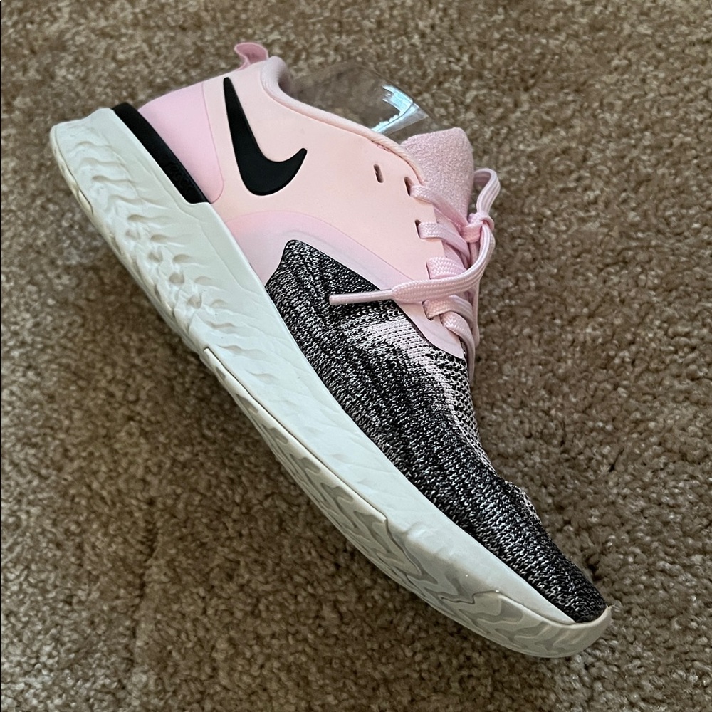 Women’s Nike Odyssey React 2 Flyknit Sneaker Size 7.5 - Picture 9 of 16